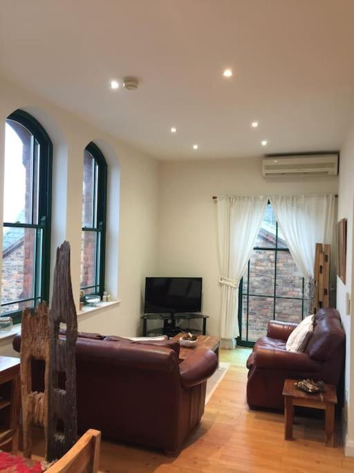 Converted Chapel Filey Floor To Ceiling Arch Window Eksteriør billede